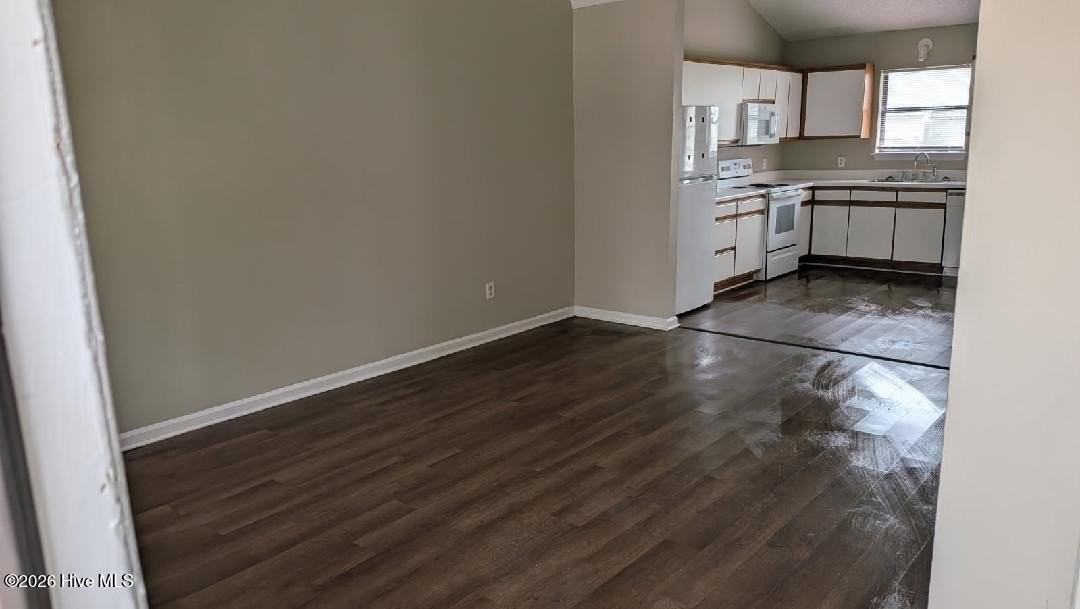 206 Wyndham Cir #A - Photo 2 of 7