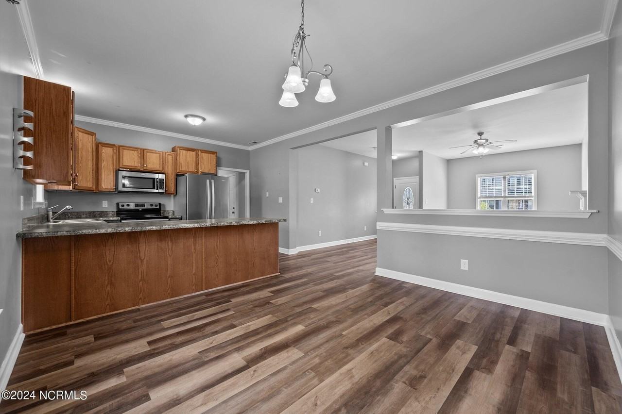 210 Wedgefield Cir - Photo 6 of 31