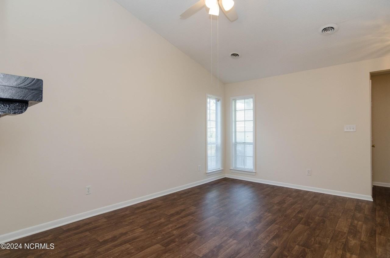 4102 Bear Ct - Photo 2 of 12