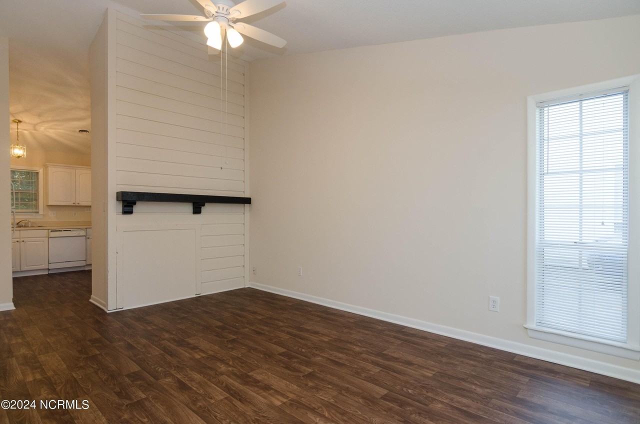 4102 Bear Ct - Photo 4 of 12