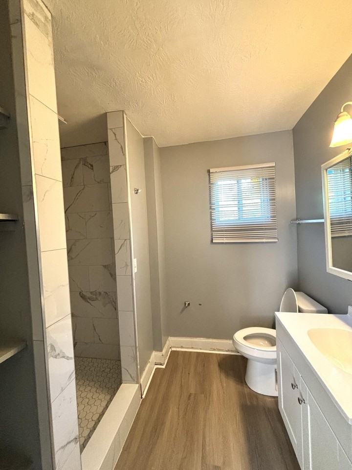 642 Crawford Ave - Photo 6 of 11