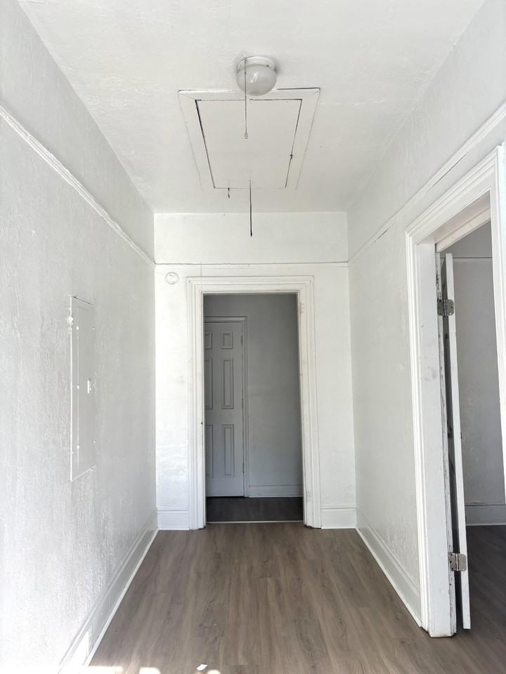 642 Crawford Ave - Photo 7 of 11