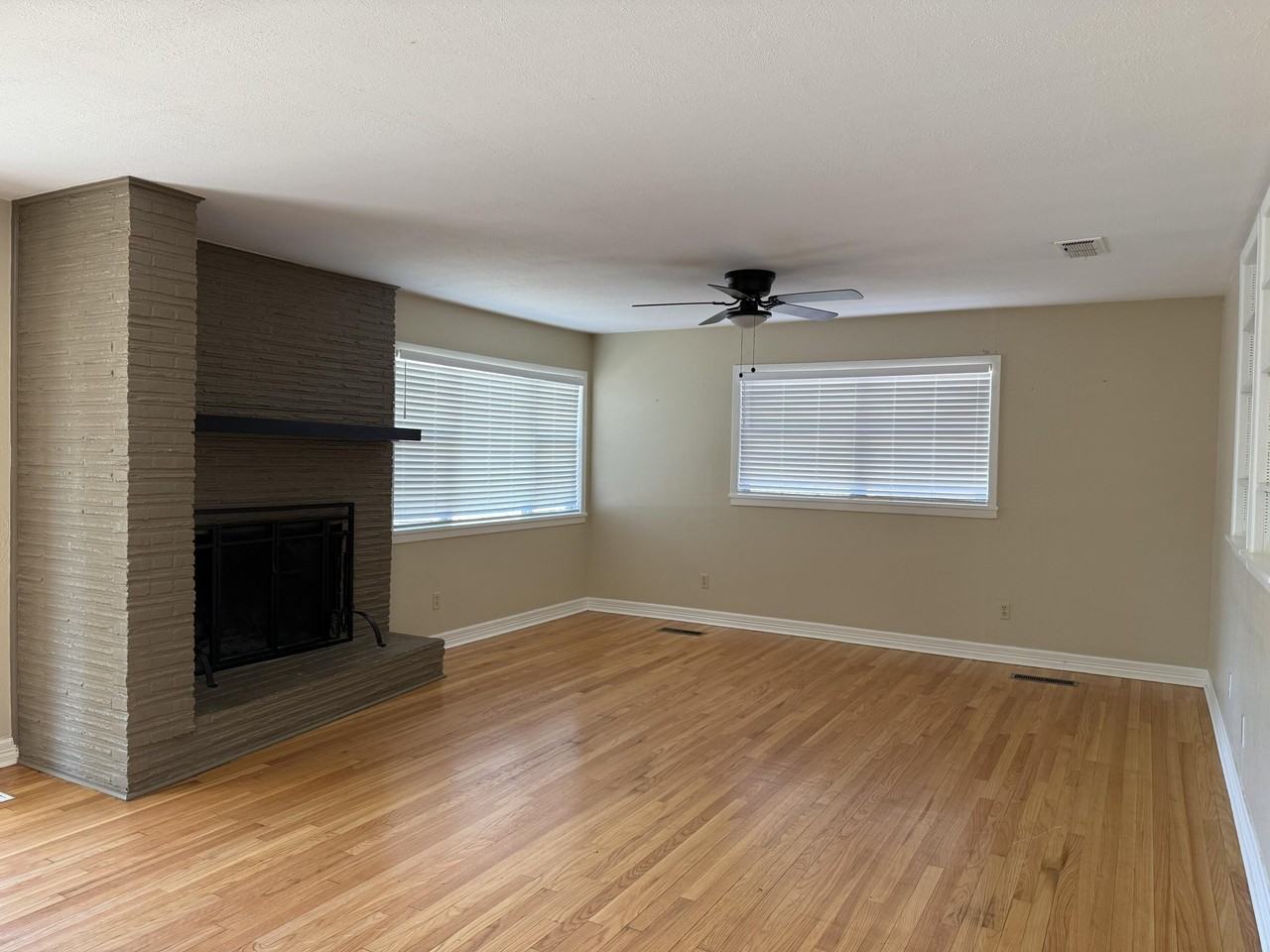 3605 42nd St - Photo 2 of 17