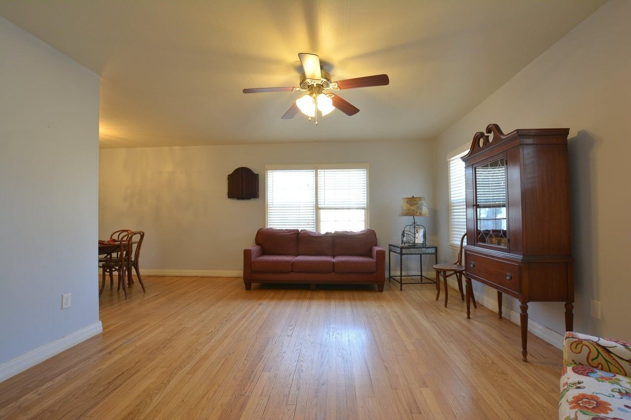 2513 28th St - Photo 3 of 23