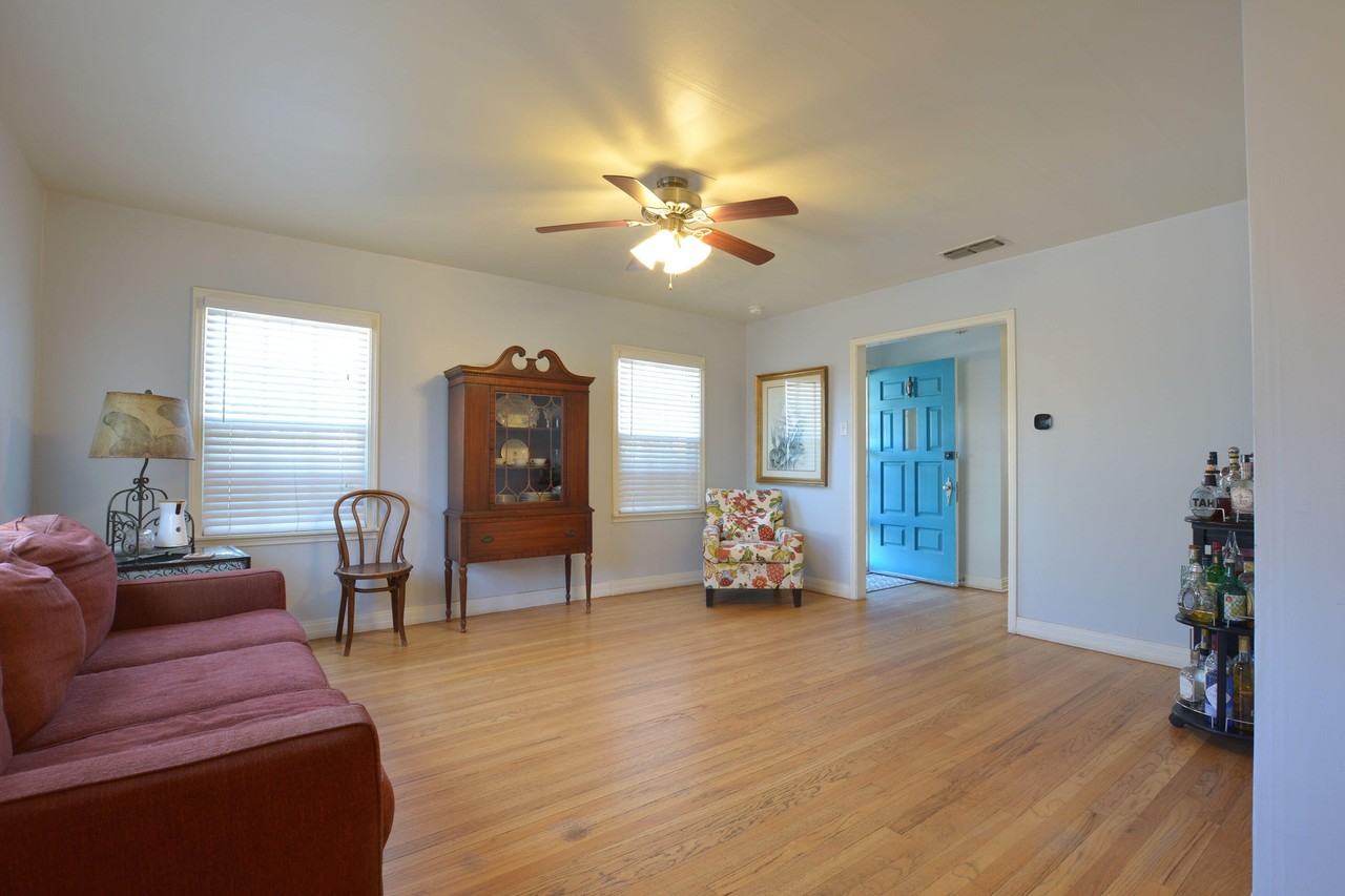 2513 28th St - Photo 7 of 23