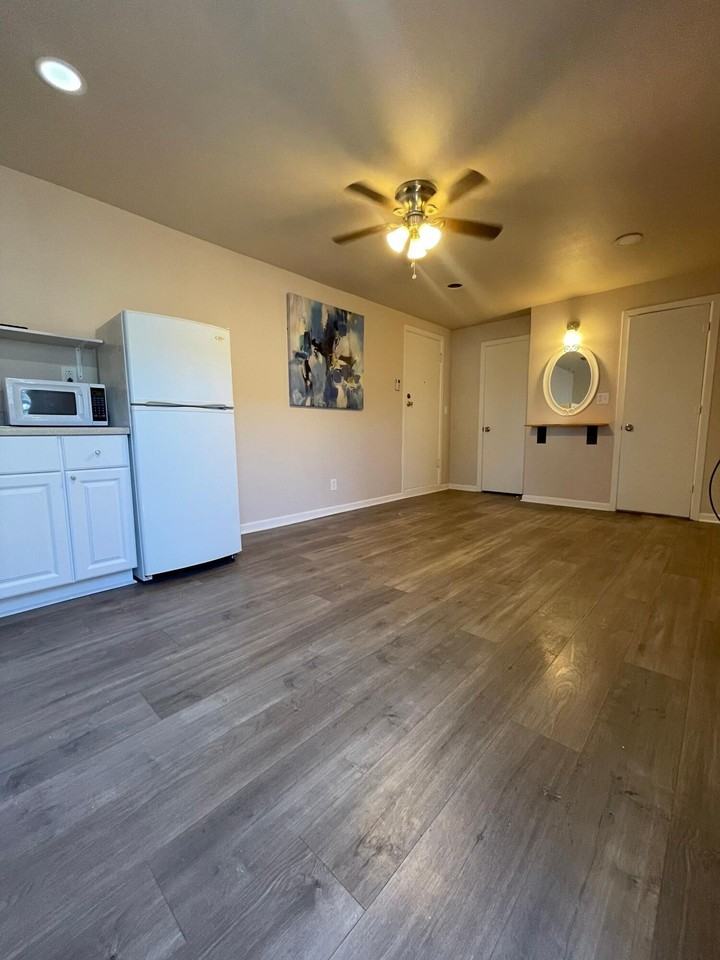 3407 32nd St #C - Photo 3 of 7