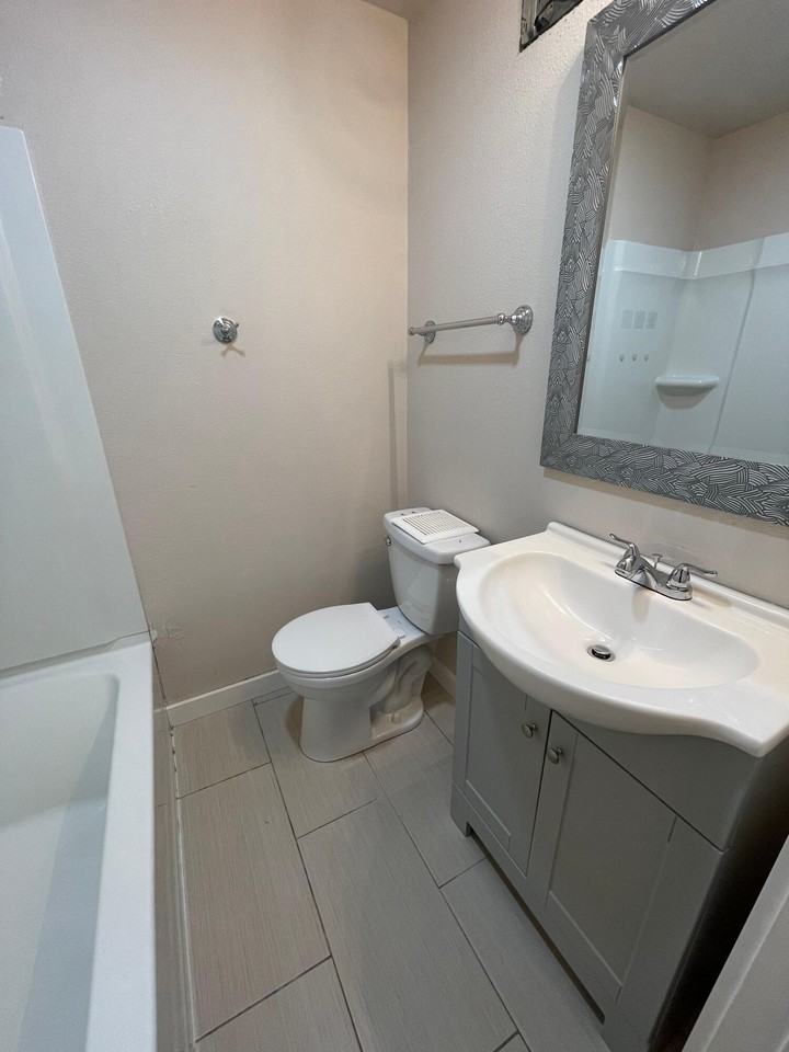 3407 32nd St #C - Photo 5 of 7