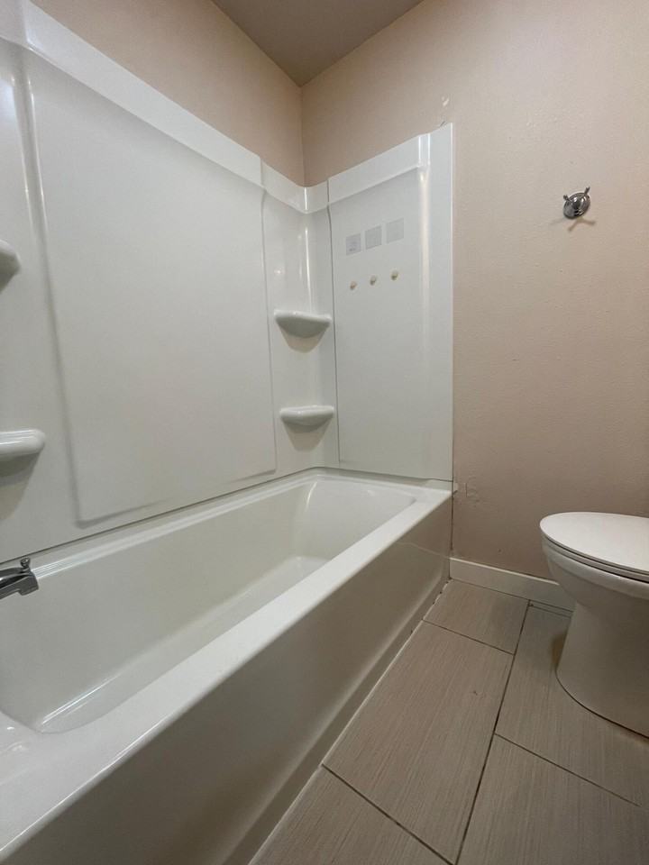 3407 32nd St #C - Photo 6 of 7