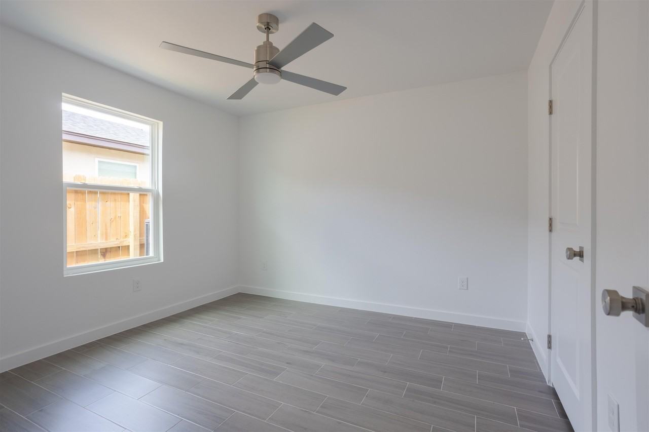 9910 Caddo Loop - Photo 6 of 37