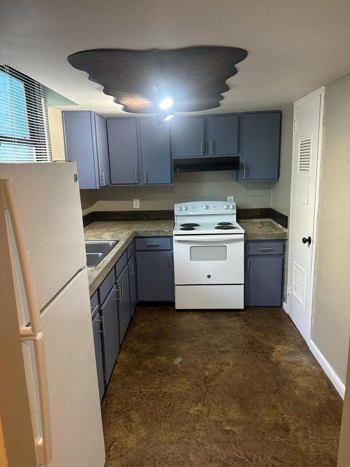 713 Wilkinson Blvd #1 - Photo 7 of 50