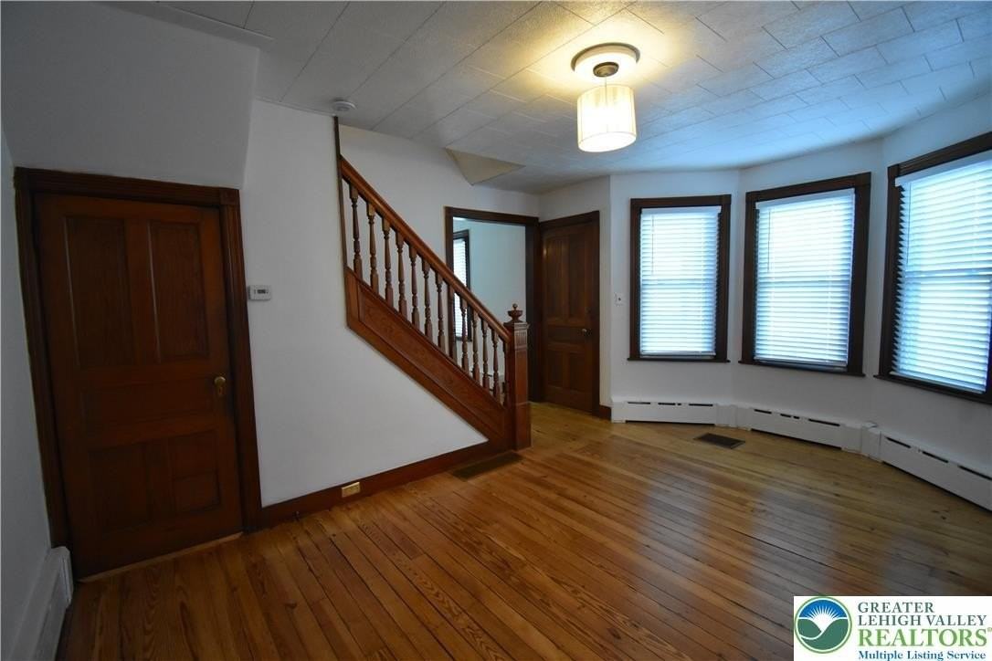 204 N 9th St - Photo 5 of 41