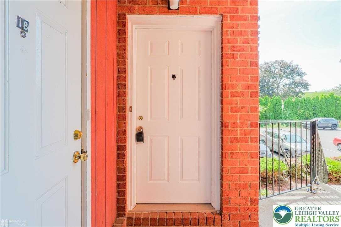 1464 N Cedar Crest Blvd #18 - Photo 3 of 36