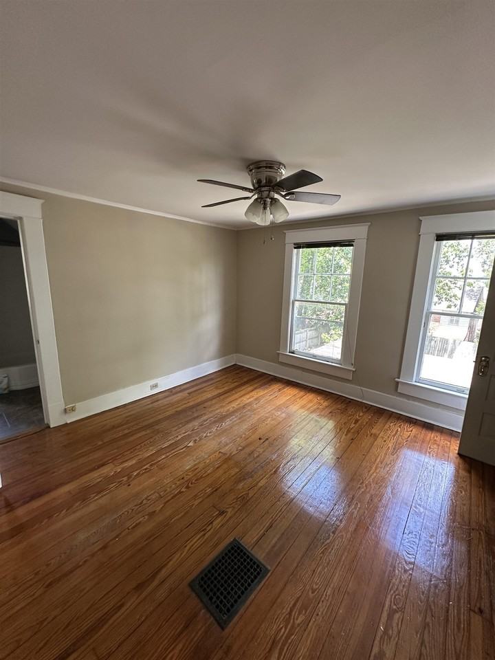 1884 Vinton Ave - Photo 3 of 19