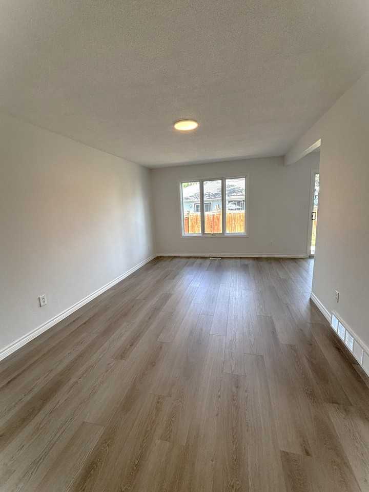 266 London Rd - Photo 2 of 15