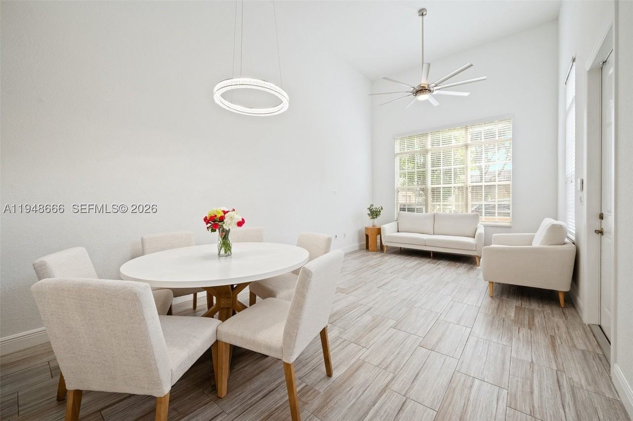 622 Sw 147th Ter #1 - Photo 5 of 29