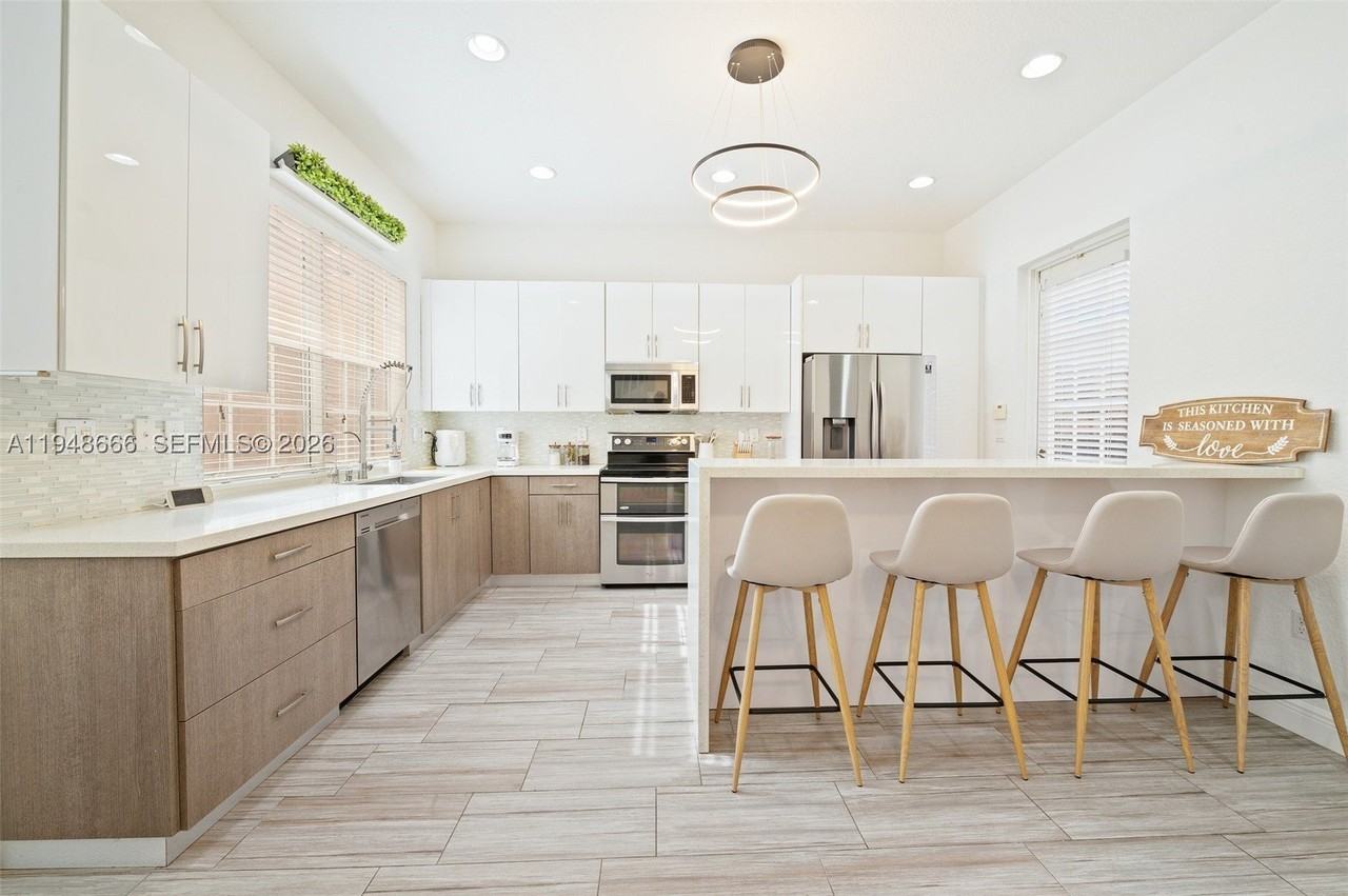622 Sw 147th Ter #1 - Photo 7 of 29