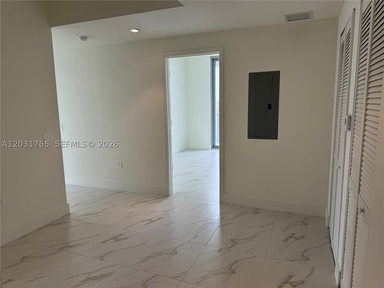 2000 Metropica Way #303