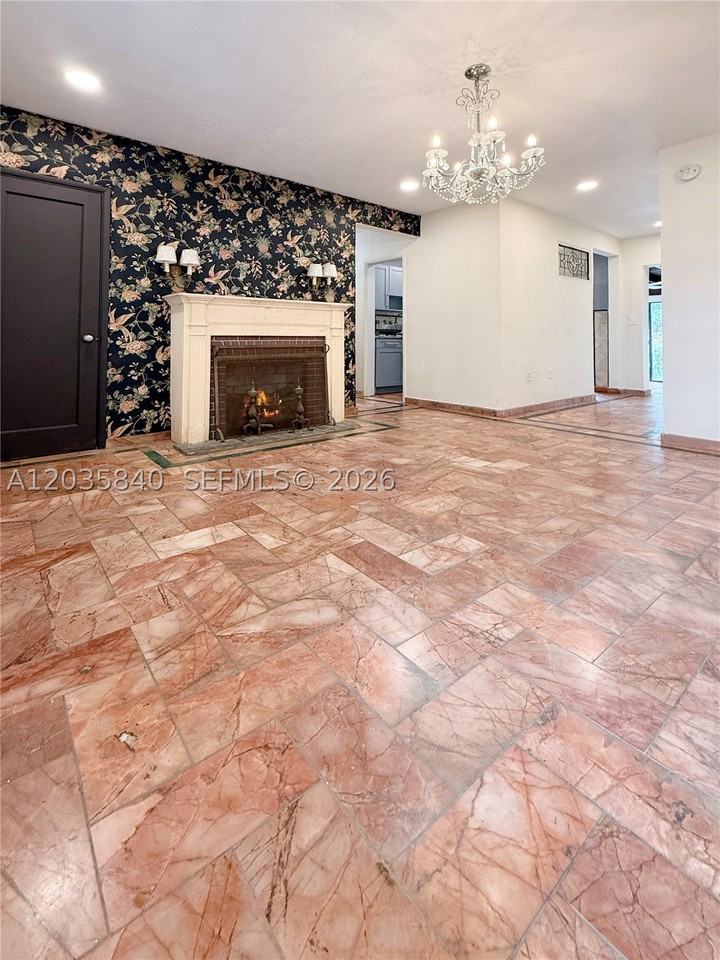 3390 Sw 75th Ave #B - Photo 3 of 19