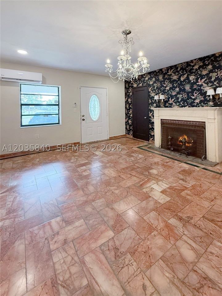 3390 Sw 75th Ave #B - Photo 4 of 19