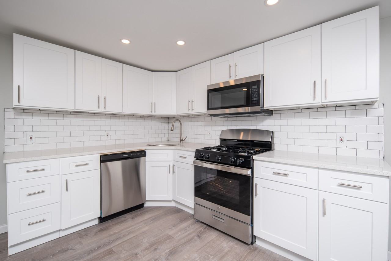 53 13th St #SF - Photo 3 of 27