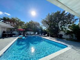 featured image of 416 N Rainbow Dr