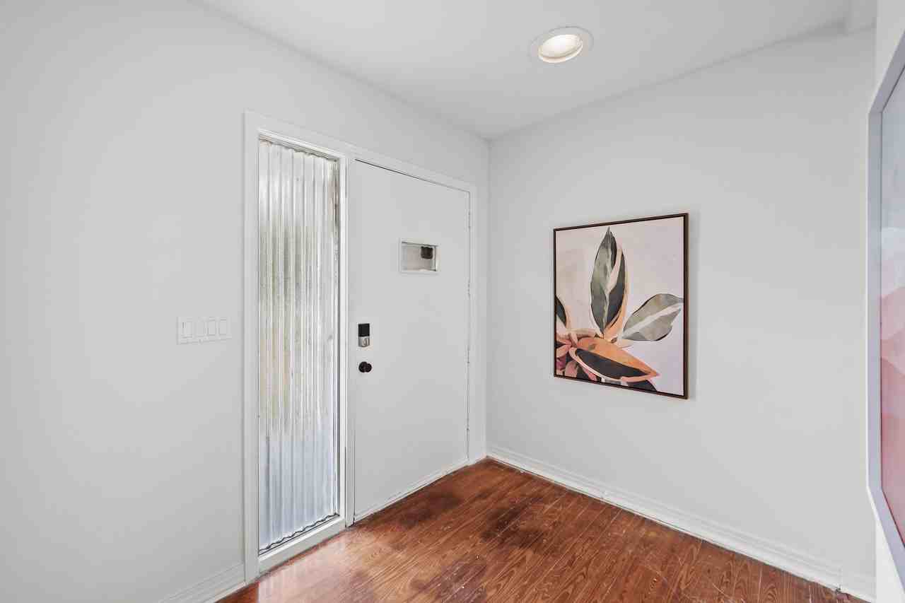 Crill Ave - Photo 3 of 17