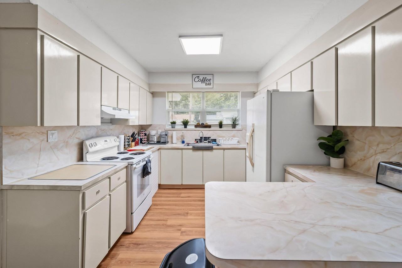 Crill Ave - Photo 6 of 17