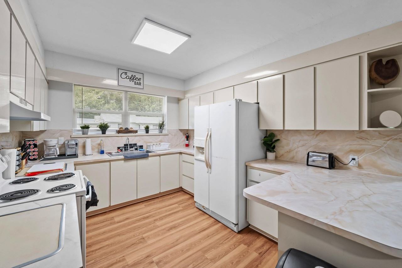 Crill Ave - Photo 7 of 17