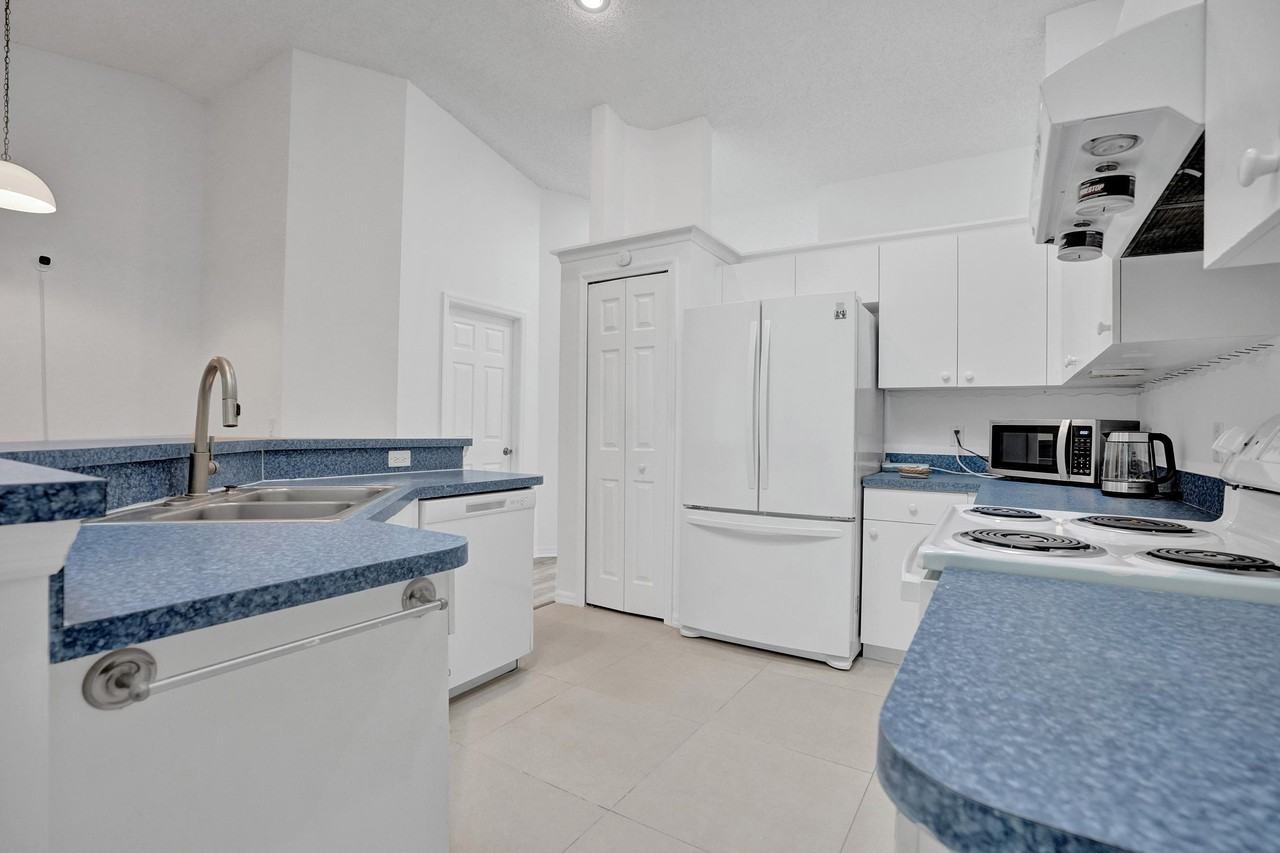 Se Petunia Ave - Photo 4 of 11