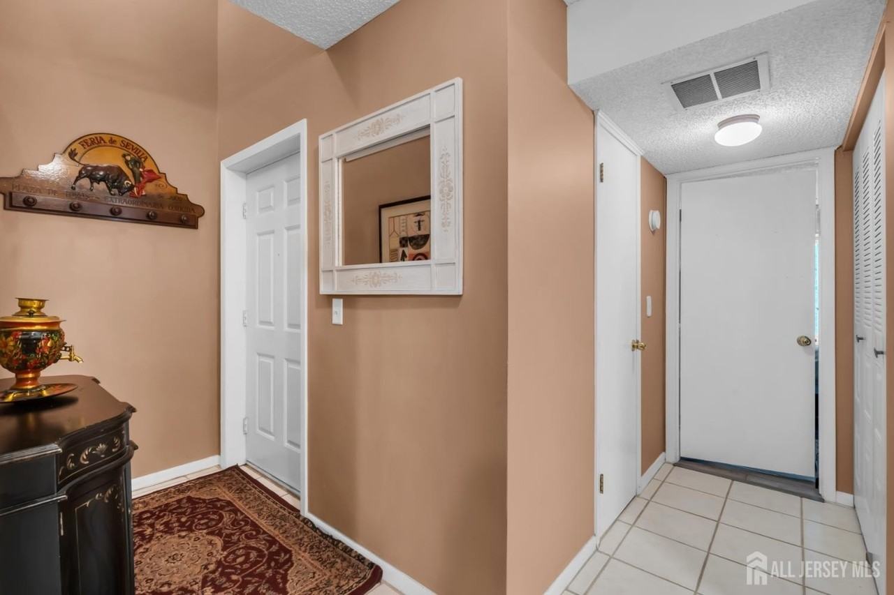 492 Bayberry Ct - Photo 2 of 38