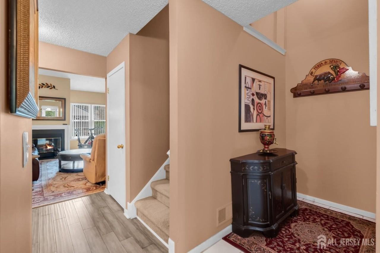 492 Bayberry Ct - Photo 3 of 38