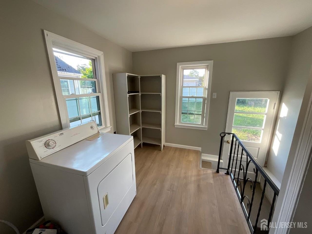 54 Randolph Ave - Photo 5 of 9