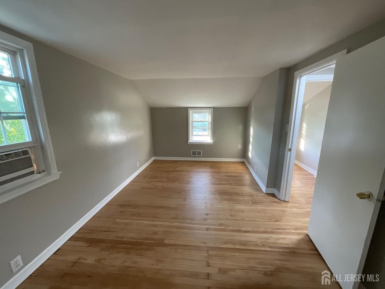 54 Randolph Ave - Photo 6 of 9