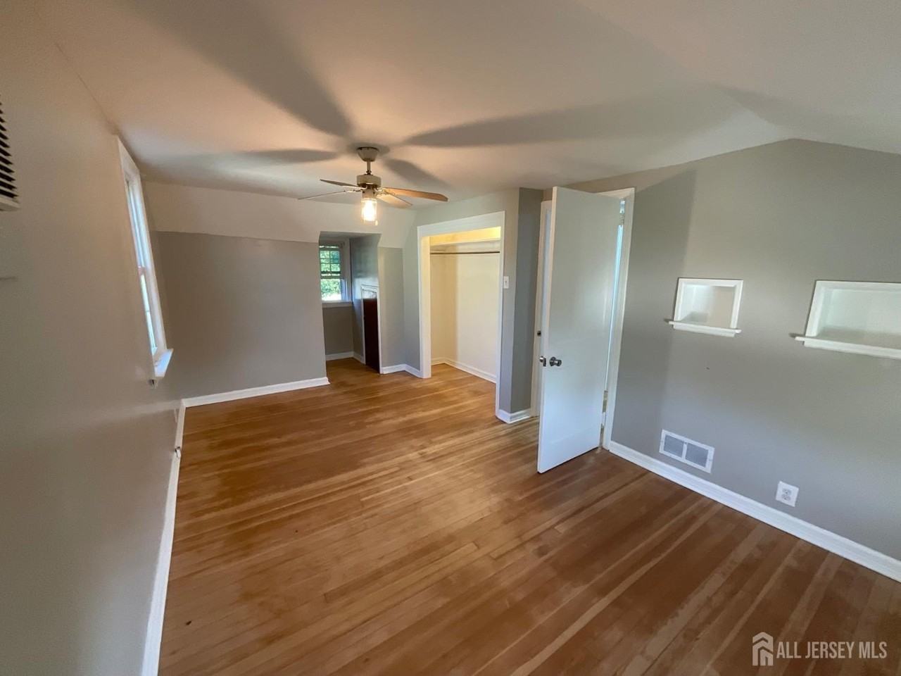 54 Randolph Ave - Photo 7 of 9