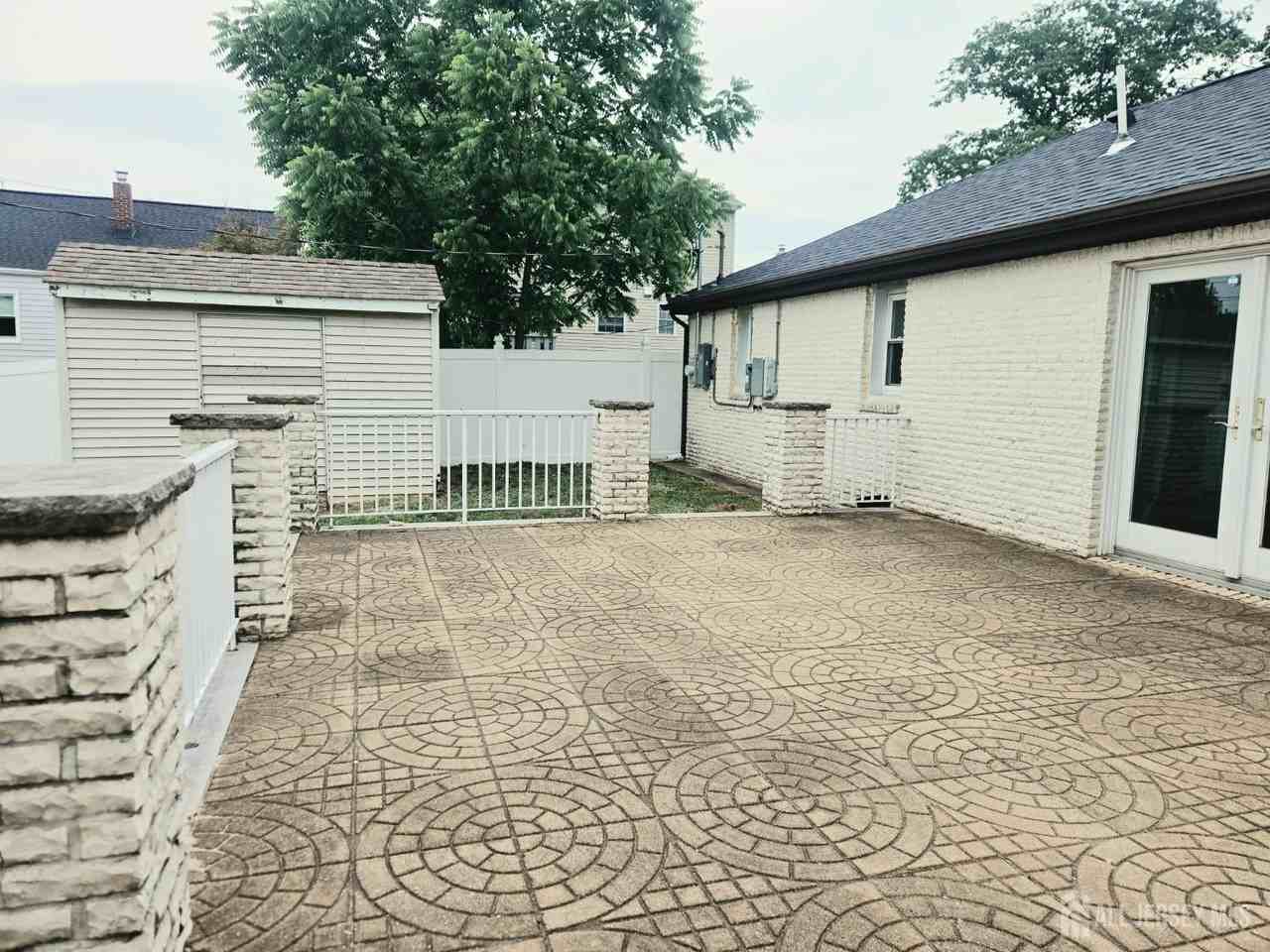35 Clark Ave - Photo 3 of 35