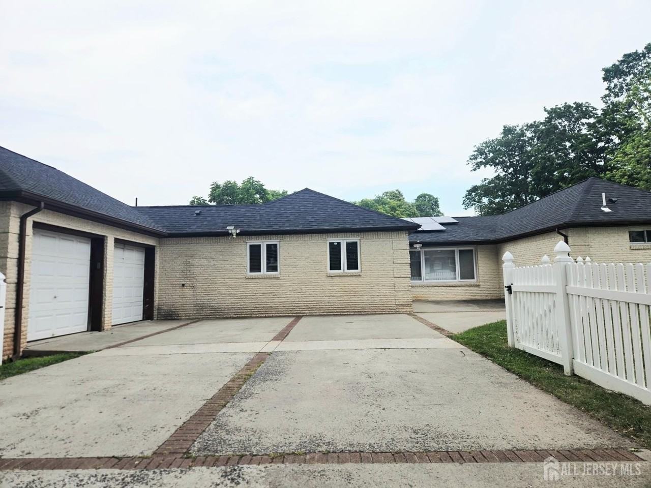35 Clark Ave - Photo 6 of 35