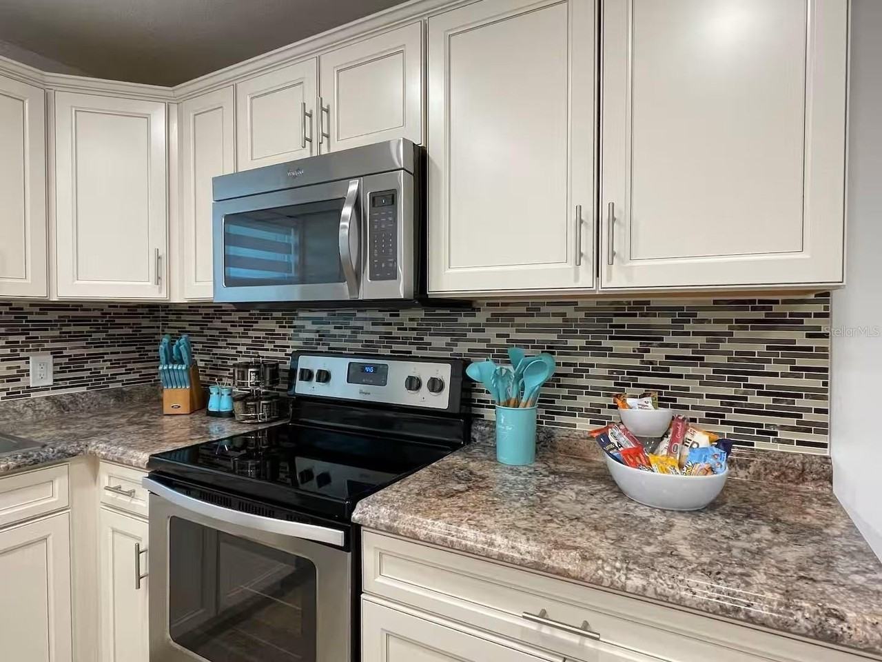 12 Lytton Ln - Photo 6 of 44