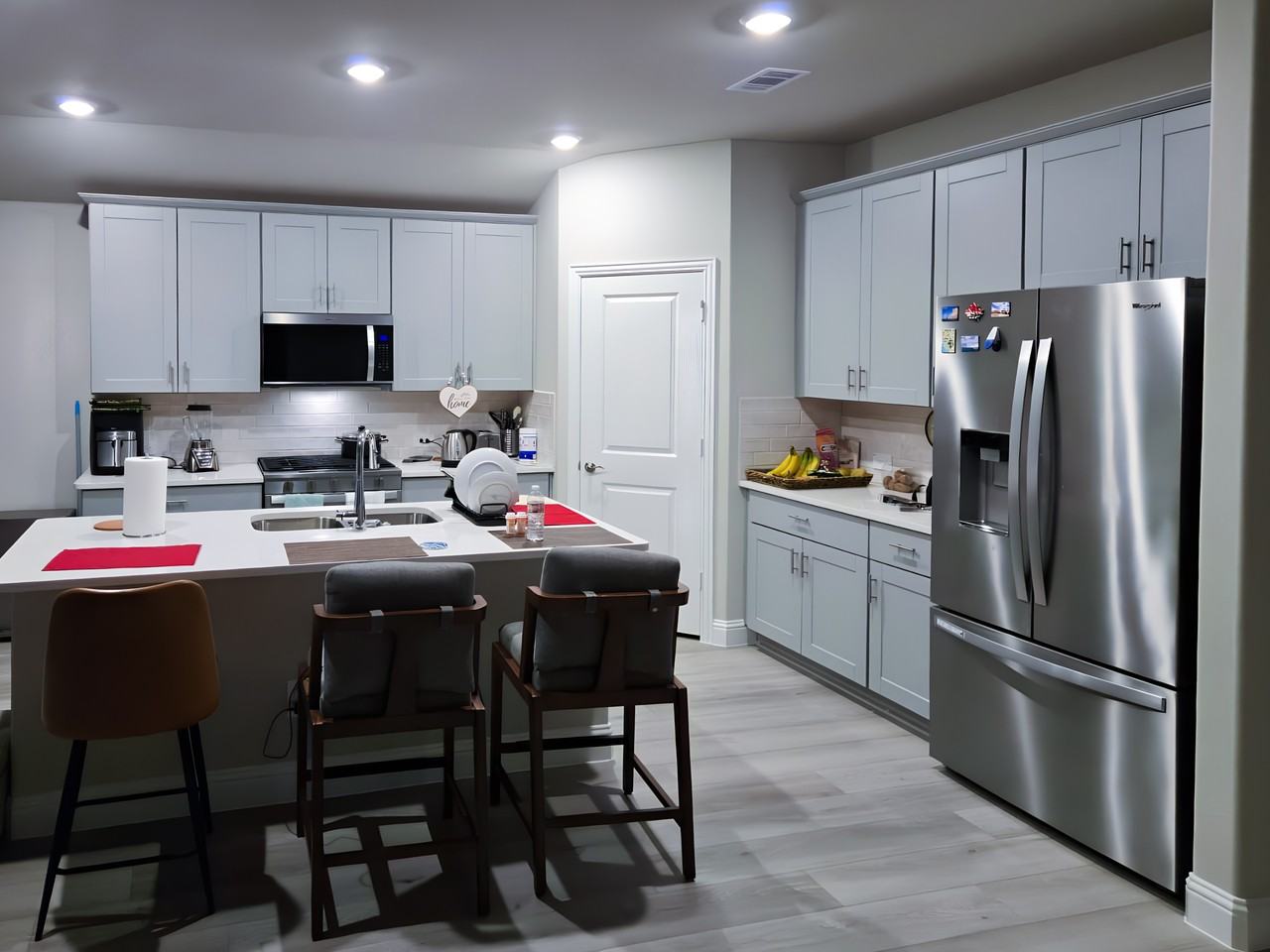 Edgehurst Dr - Photo 2 of 10