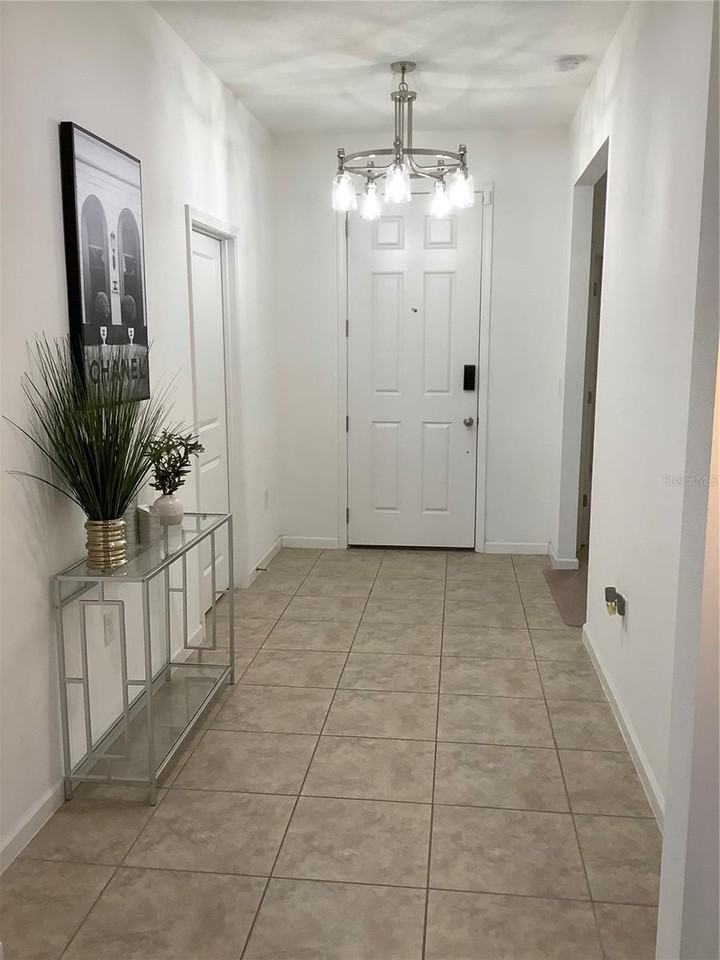 569 Disa Dr - Photo 2 of 14