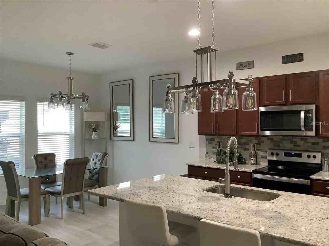 569 Disa Dr - Photo 6 of 14