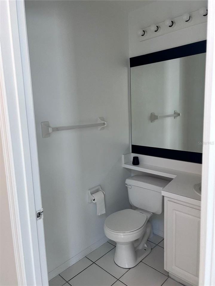 2608 Spring Hill Dr - Photo 3 of 37