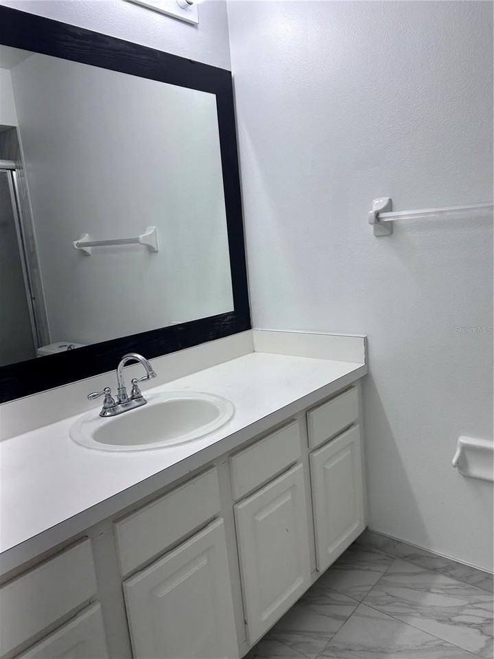 2608 Spring Hill Dr - Photo 5 of 37