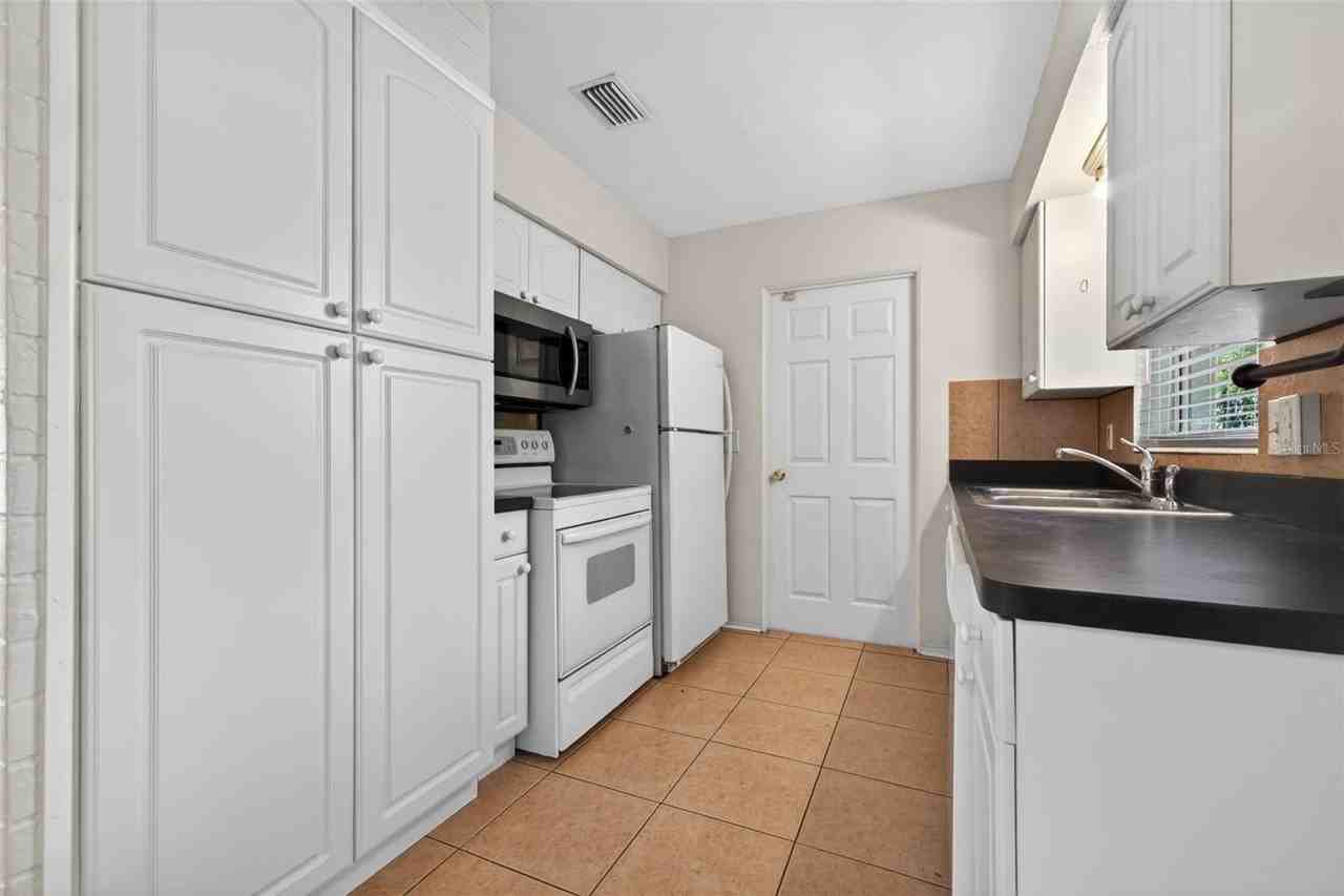 11234 68th Ave - Photo 4 of 10