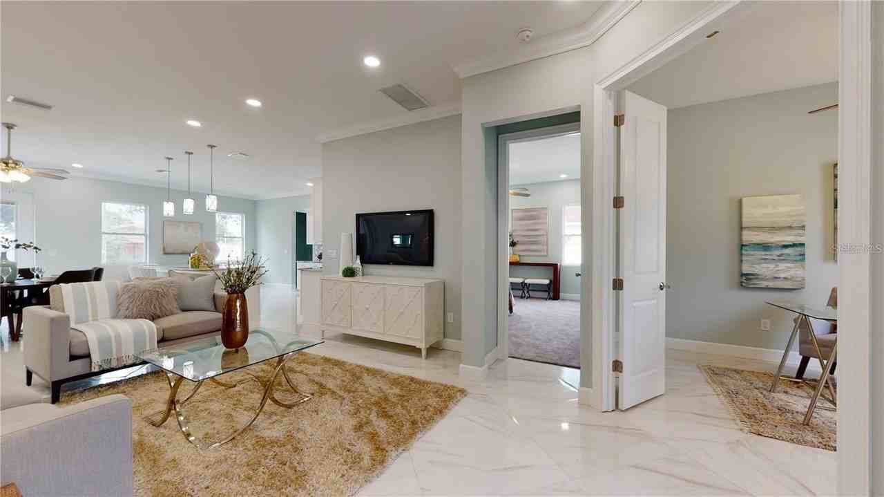 3126 55th Ave N - Photo 3 of 31