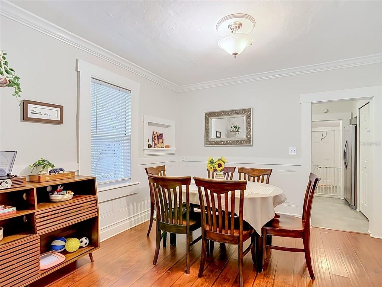 115 E Lambright St - Photo 4 of 41