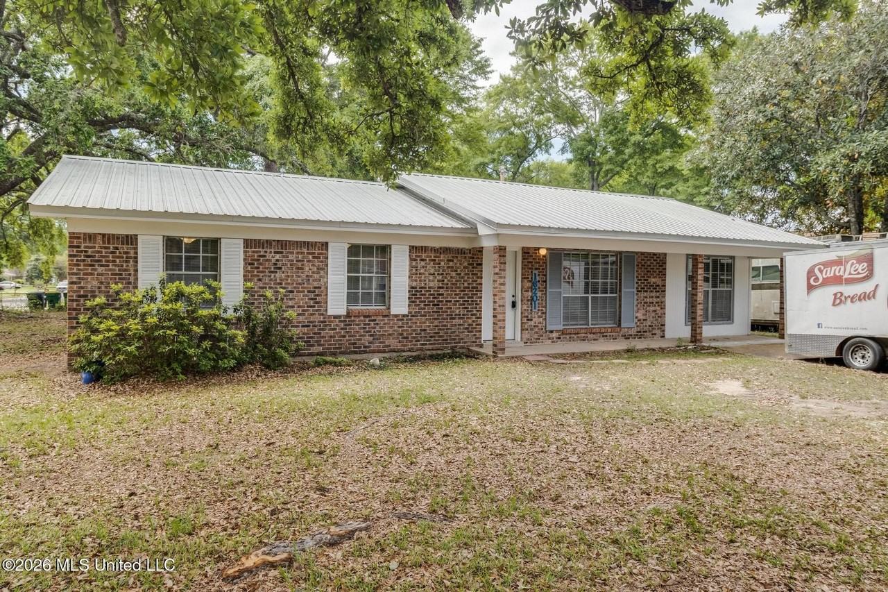 16201 Cervantes Ct