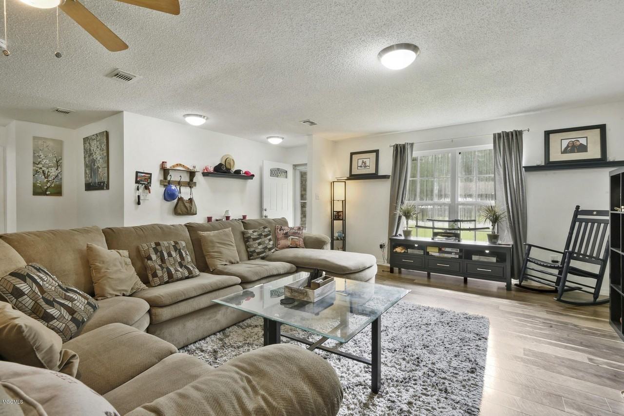 3617 Ridgecrest Dr - Photo 3 of 21