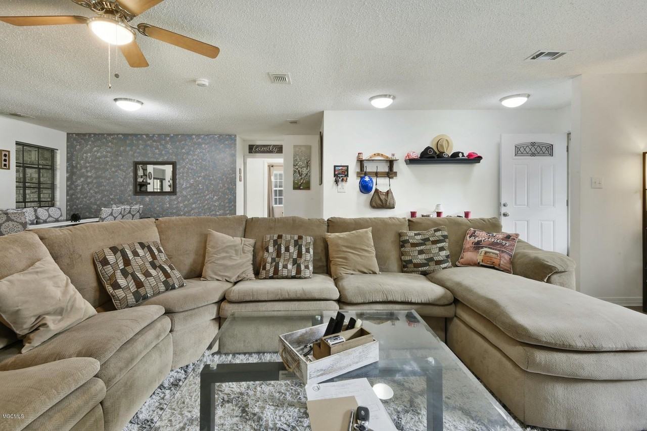 3617 Ridgecrest Dr - Photo 4 of 21