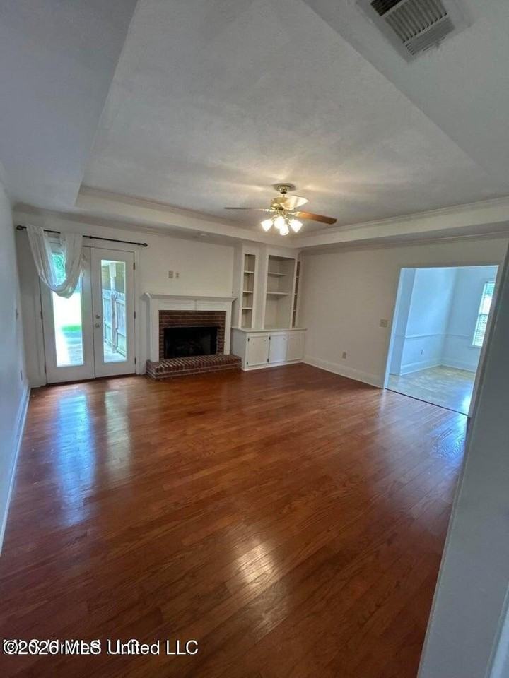 204 Foxwood Cv - Photo 6 of 16