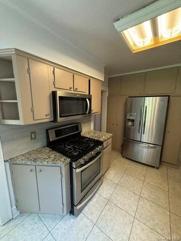 120 Orchard St - Photo 4 of 20
